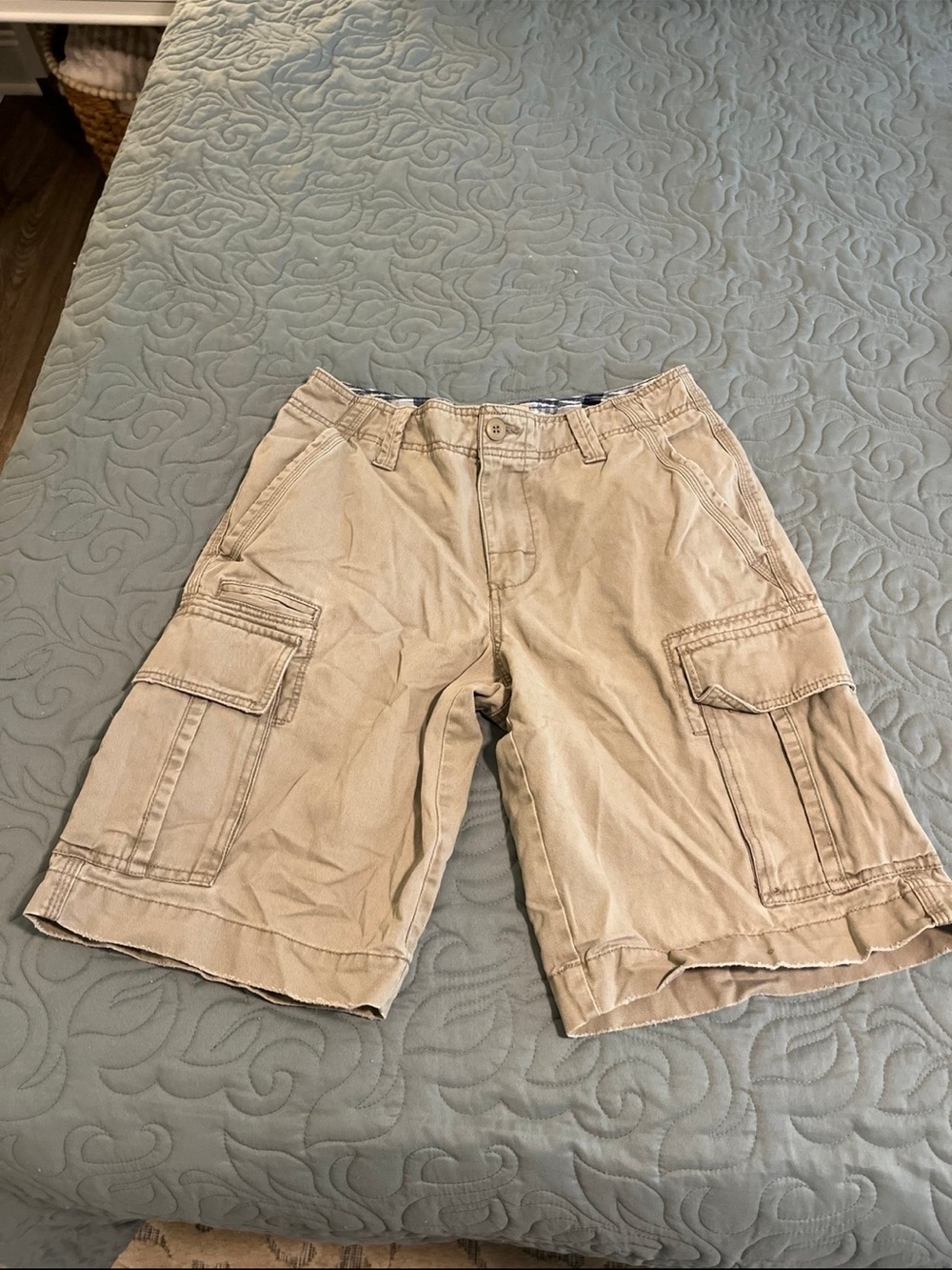 Men's Cargo Shorts in Khaki with Utility Pockets